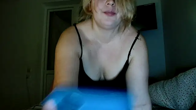 Snapshot of _CattrinaVegas_ chatting on December 2024 07:11:01 PM CattrinaVegas online show from December 2024 07:11:01 PM
