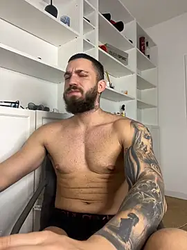 LoveIsBlind  online show from October 2025 04:09:02 AM