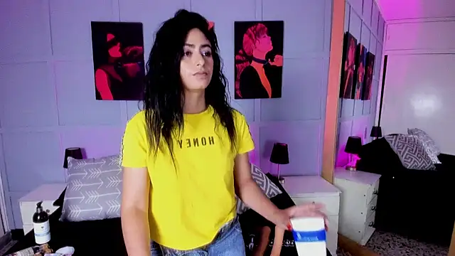 Elizabeth Santos online show from October 2025 08:09:02 PM