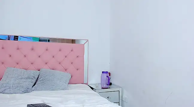 Snapshot of _violetadulce chatting on March 2025 12:17:01 AM  violetadulce online show from March 2025 12:17:01 AM