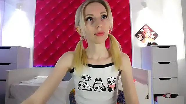Snapshot of BarbieGoddess chatting on December 2024 12:24:01 PM BarbieGoddess online show from December 2024 12:24:01 PM