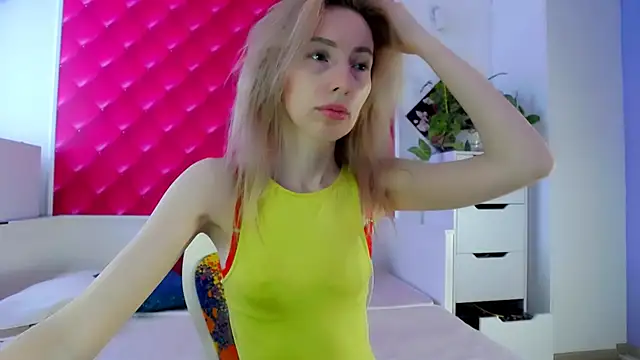 Snapshot of BarbieGoddess chatting on February 2025 01:05:01 PM BarbieGoddess online show from February 2025 01:05:01 PM