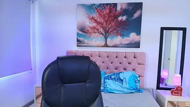 Emma monserrat online show from January 2026 07:26:01 PM