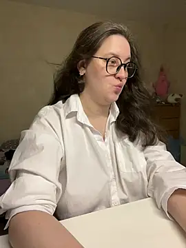 hungry1bunny online show from February 2026 10:51:02 PM