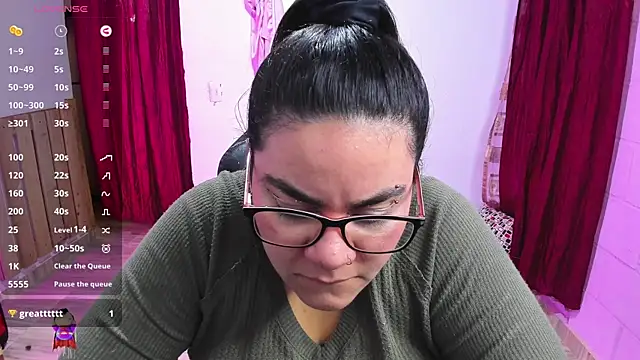 Snapshot of Sharon_hils chatting on January 2025 04:22:02 PM Sharon hils online show from January 2025 04:22:02 PM