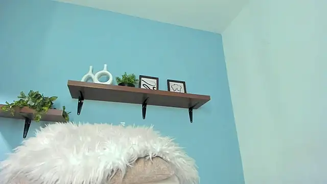 annawelk  online show from October 2025 12:46:01 PM