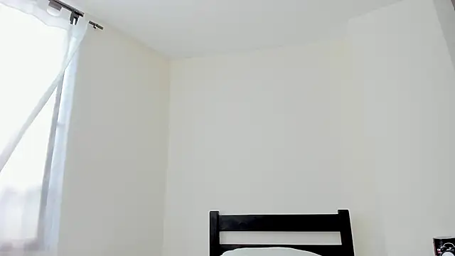 evely coelloo online show from December 2024 08:04:01 PM