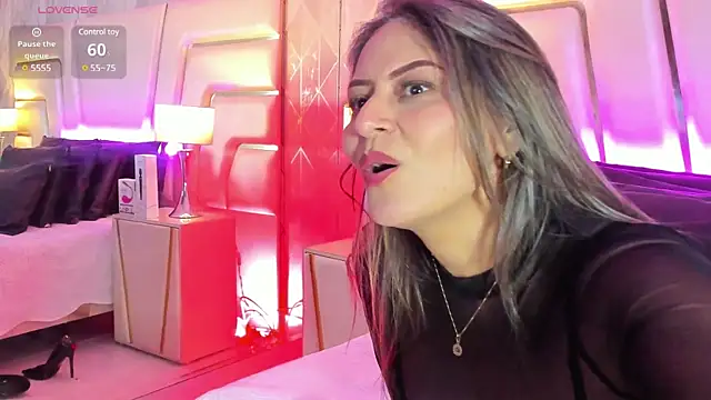 NaomyRivera online show from March 2025 03:51:02 PM