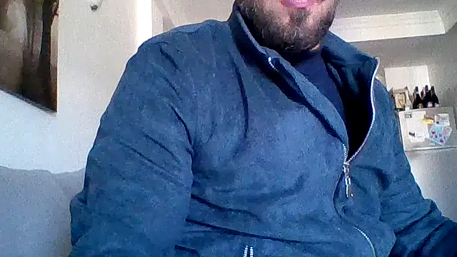 Snapshot of bobotatto chatting on April 2026 06:24:01 AM bobotatto online show from April 2026 06:24:01 AM