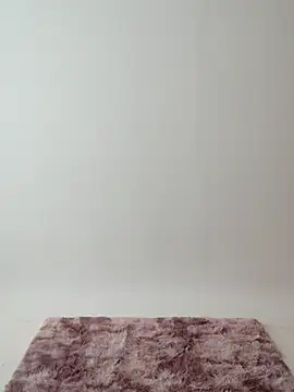 YourSuperModel online show from September 2025 05:40:01 AM