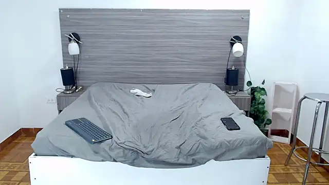 Loony Zion online show from February 2025 07:50:02 PM