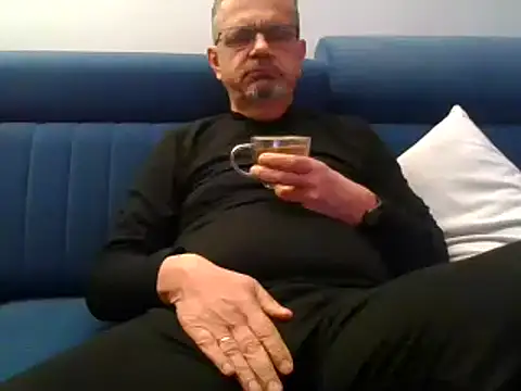 axecoman60 online show from February 2025 07:53:01 PM