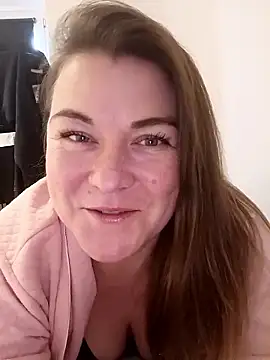 LunikaLunaX online show from January 2026 09:47:01 AM