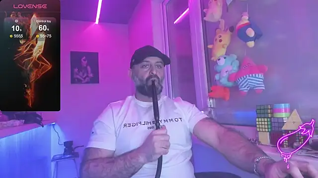 Snapshot of MAGABEAR077 chatting on March 2025 10:33:01 AM MAGABEAR077 online show from March 2025 10:33:01 AM