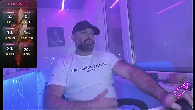 Snapshot of MAGABEAR077 chatting on November 2025 08:02:02 PM MAGABEAR077 online show from November 2025 08:02:02 PM