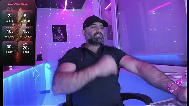 Snapshot of MAGABEAR077 chatting on November 2025 07:23:02 PM MAGABEAR077 online show from November 2025 07:23:02 PM