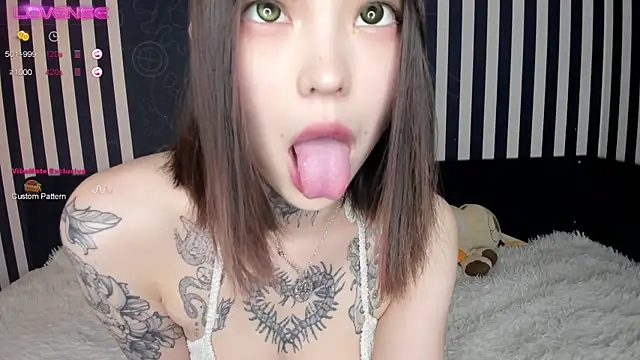 Snapshot of Dark_Ester chatting on February 2025 03:12:02 PM Dark Ester online show from February 2025 03:12:02 PM