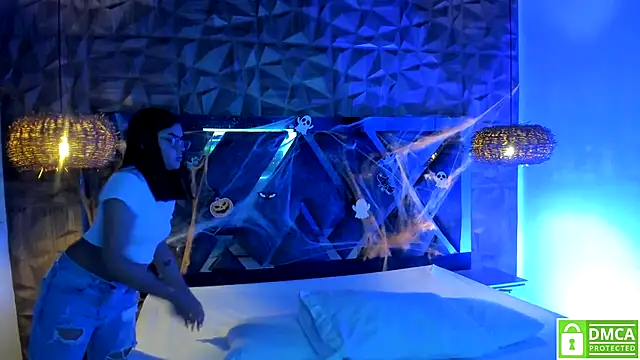 Snapshot of Rose_Evans__ chatting on November 2025 04:22:02 AM Rose Evans online show from November 2025 04:22:02 AM