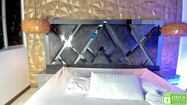 Snapshot of Rose_Evans__ chatting on November 2025 04:23:01 AM Rose Evans online show from November 2025 04:23:01 AM