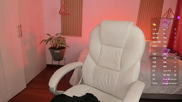 Kendall Bunnyy online show from December 2025 06:56:02 PM