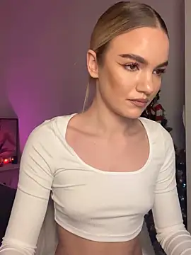 Heidi11 online show from December 2024 05:43:01 PM