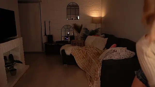 Heidi11 online show from March 2026 05:30:01 PM