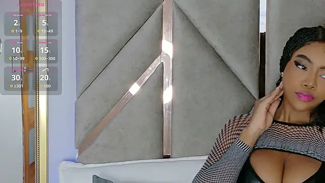 Snapshot of Lola_King chatting on October 2025 11:23:01 PM Lola King online show from October 2025 11:23:01 PM