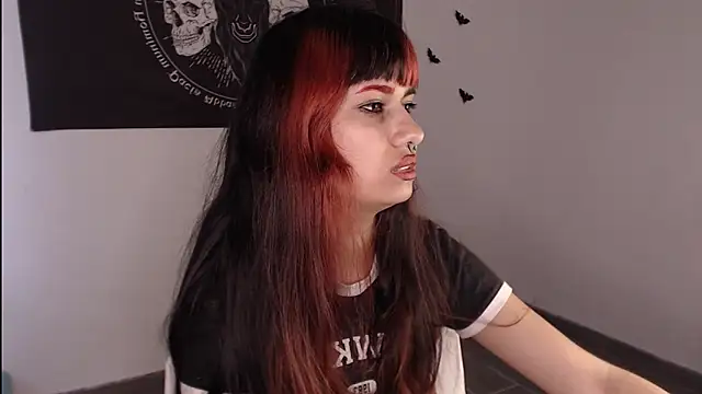Snapshot of Little-Lucifer chatting on January 2025 10:10:01 PM Little-Lucifer online show from January 2025 10:10:01 PM