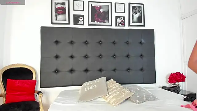 Snapshot of SaraDreamss chatting on January 2025 08:32:02 PM SaraDreamss online show from January 2025 08:32:02 PM