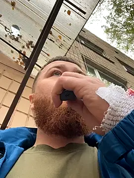 Snapshot of Artur6663 chatting on October 2025 08:04:02 AM Artur6663 online show from October 2025 08:04:02 AM