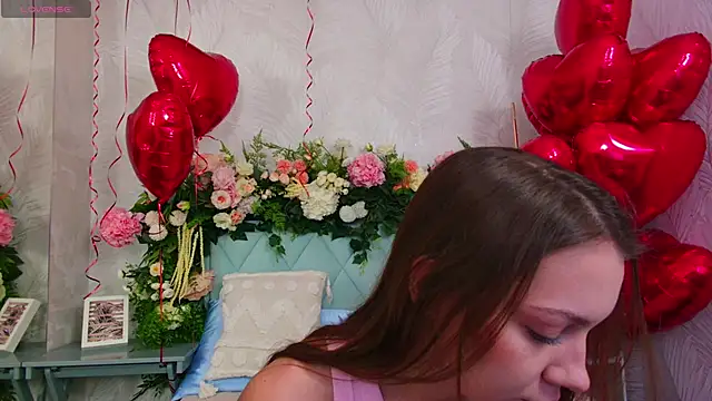 Snapshot of AliceBrayan chatting on February 2026 05:06:02 PM AliceBrayan online show from February 2026 05:06:02 PM