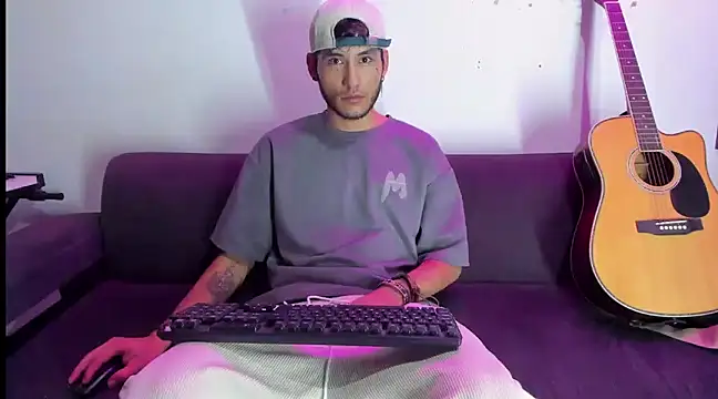 Henrikk senn online show from December 2024 09:30:01 AM