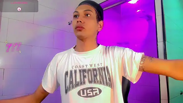 Snapshot of nicol_gill_ chatting on June 2026 11:08:01 AM nicol gill online show from June 2026 11:08:01 AM