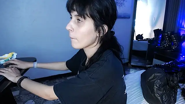 bellatrix25 online show from December 2024 08:07:02 PM