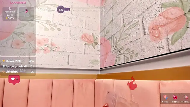 Snapshot of Annie_Cute18_ chatting on January 2025 06:55:02 AM Annie Cute18 online show from January 2025 06:55:02 AM