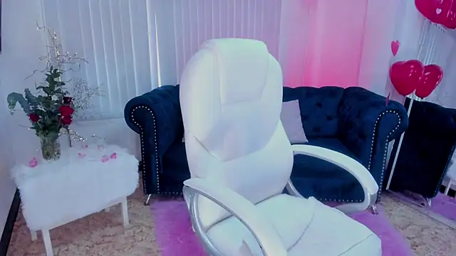 naomii campbell  online show from February 2025 07:02:01 PM