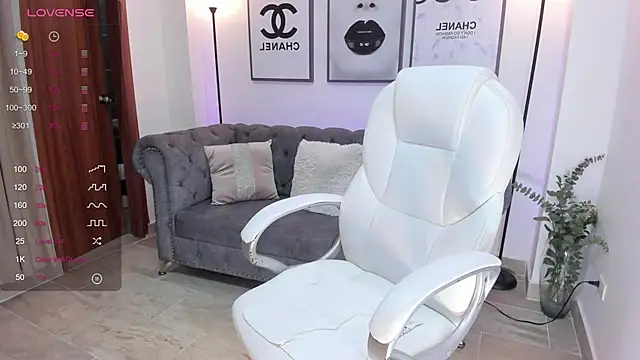 naomii campbell  online show from March 2025 12:45:01 PM