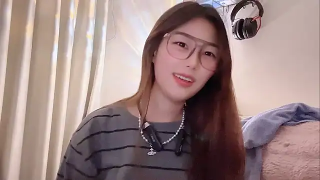 Snapshot of Sweet-Angel999 chatting on February 2026 03:26:02 PM Sweet-Angel999 online show from February 2026 03:26:02 PM