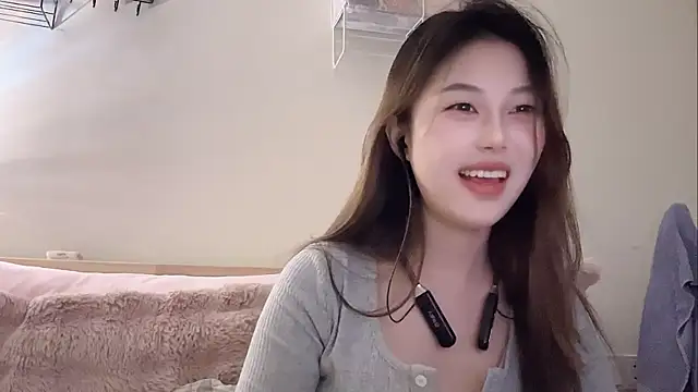 Snapshot of Sweet-Angel999 chatting on February 2026 06:33:02 PM Sweet-Angel999 online show from February 2026 06:33:02 PM