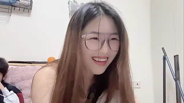 Snapshot of Sweet-Angel999 chatting on February 2026 03:21:01 PM Sweet-Angel999 online show from February 2026 03:21:01 PM