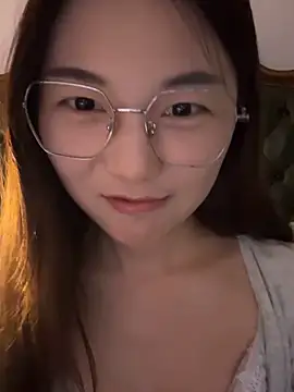 Snapshot of Sweet-Angel999 chatting on May 2026 03:18:01 PM Sweet-Angel999 online show from May 2026 03:18:01 PM