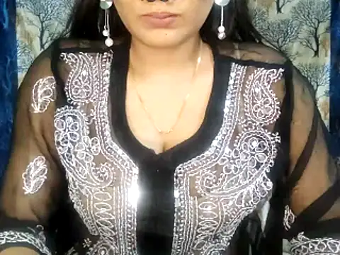 Snapshot of Aarvi_Arora chatting on December 2025 11:17:01 AM Aarvi Arora online show from December 2025 11:17:01 AM