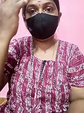 Snapshot of Renuma chatting on October 2025 10:56:02 AM Renuma online show from October 2025 10:56:02 AM