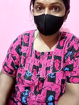 Snapshot of Renuma chatting on October 2025 06:20:01 PM Renuma online show from October 2025 06:20:01 PM