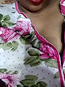 Snapshot of Wifesuman40 chatting on December 2024 11:45:01 AM Wifesuman40 online show from December 2024 11:45:01 AM