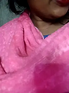 Snapshot of Wifesuman40 chatting on December 2024 03:18:02 AM Wifesuman40 online show from December 2024 03:18:02 AM