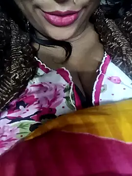 Snapshot of Wifesuman40 chatting on December 2024 05:29:01 PM Wifesuman40 online show from December 2024 05:29:01 PM