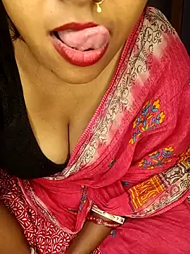 Snapshot of Wifesuman40 chatting on December 2024 06:46:01 PM Wifesuman40 online show from December 2024 06:46:01 PM