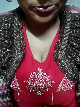 Snapshot of Wifesuman40 chatting on January 2025 05:07:02 PM Wifesuman40 online show from January 2025 05:07:02 PM