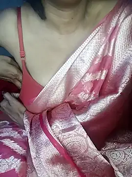 Snapshot of Wifesuman40 chatting on January 2025 07:04:01 AM Wifesuman40 online show from January 2025 07:04:01 AM